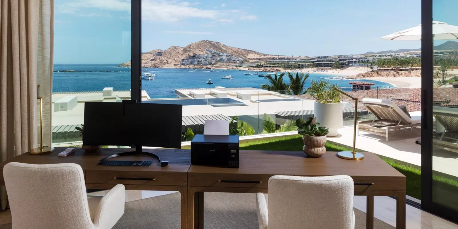 ¿Cuánto cuesta construir una casa en Los Cabos en 2026–2027? Costos reales, tiempos, permisos y errores que nadie te cuenta