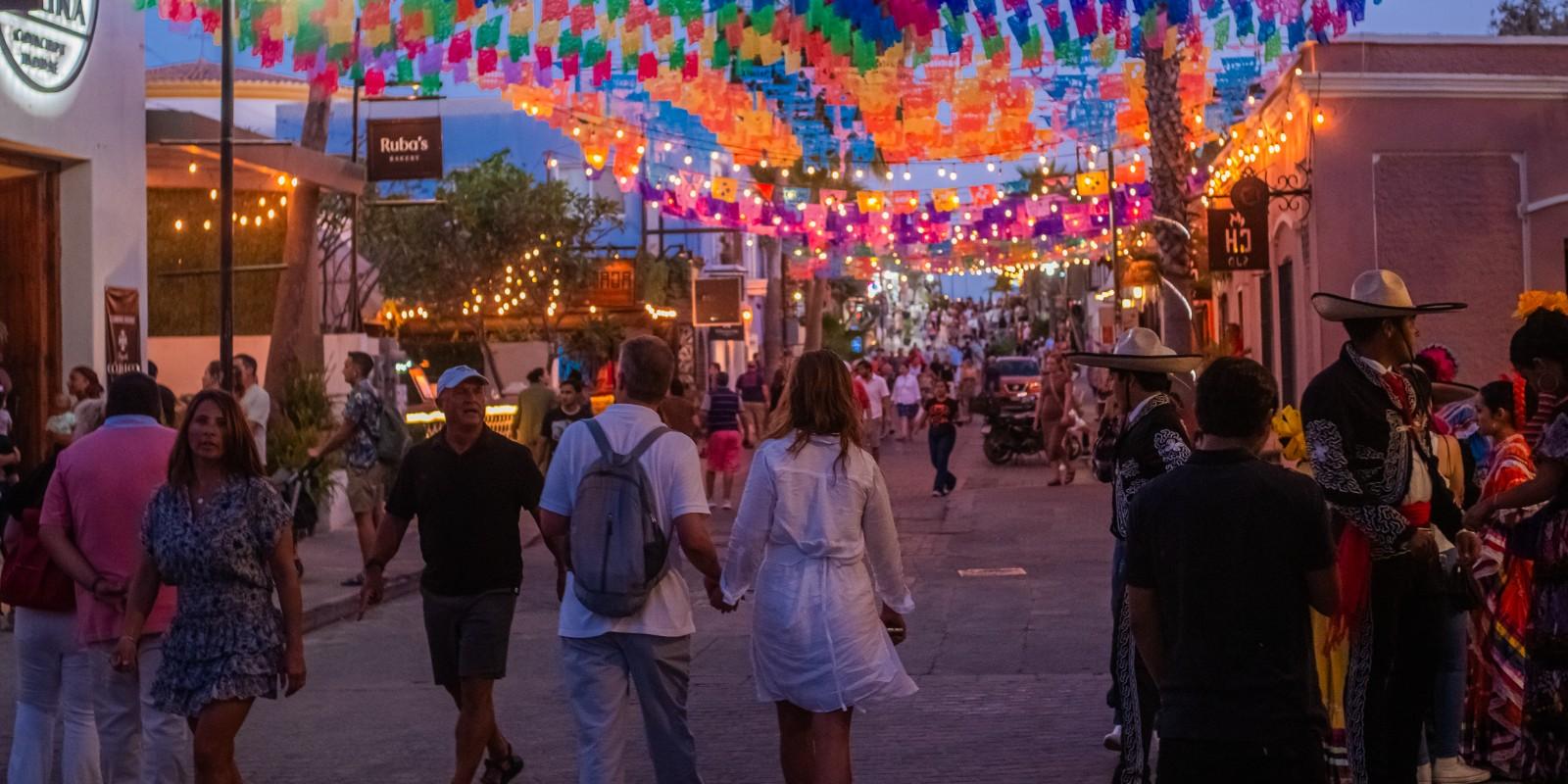 ¿Qué Tiene de Especial Los Cabos?